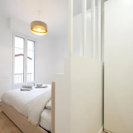 Beautiful 3 Rooms, Carré D 'or Apartamento