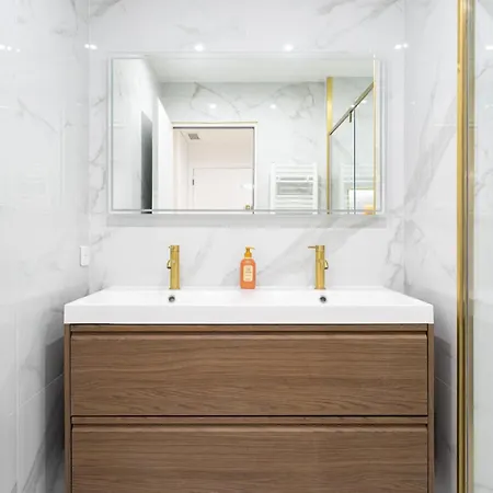 Beautiful 3 Rooms, Carre D 'or Apartment Nice