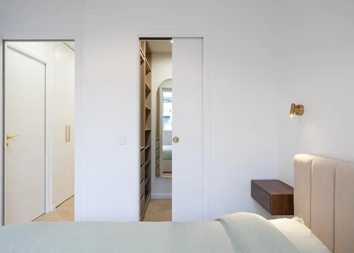 Apartament Beautiful 3 Rooms, Carre D 'or *