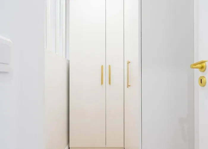Apartament Beautiful 3 Rooms, Carre D 'or