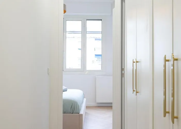 Beautiful 3 Rooms, Carre D 'or *