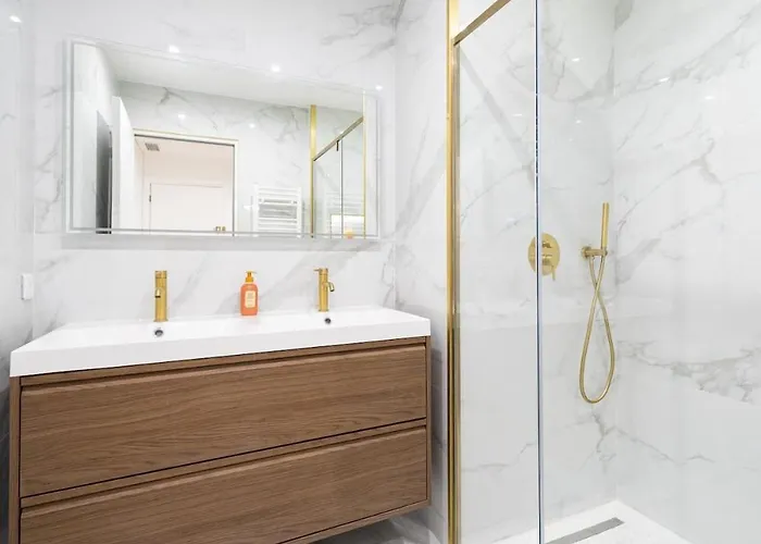 Beautiful 3 Rooms, Carre D 'or Apartament