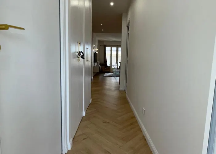 Beautiful 3 Rooms, Carre D 'or Apartament