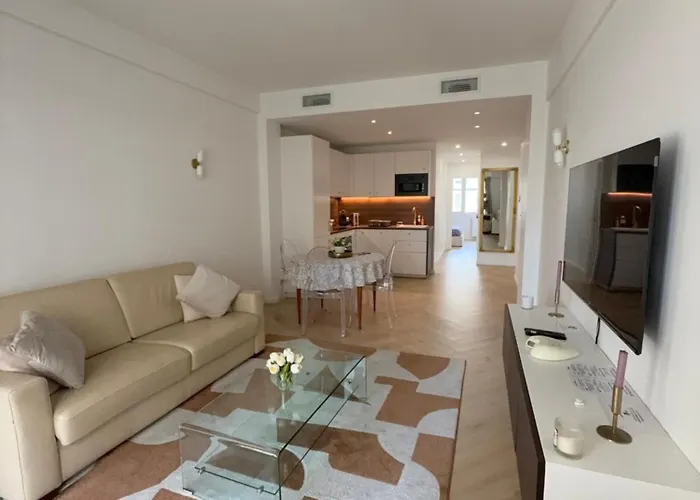 Beautiful 3 Rooms, Carre D 'or *